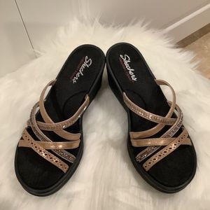 Skecher Size 8.5 Embellished gold and pewter